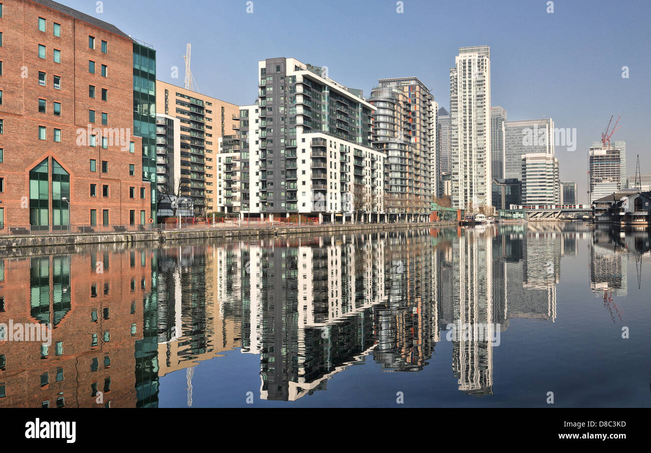 Architettura moderna a Canary Wharf, London, Regno Unito Foto Stock