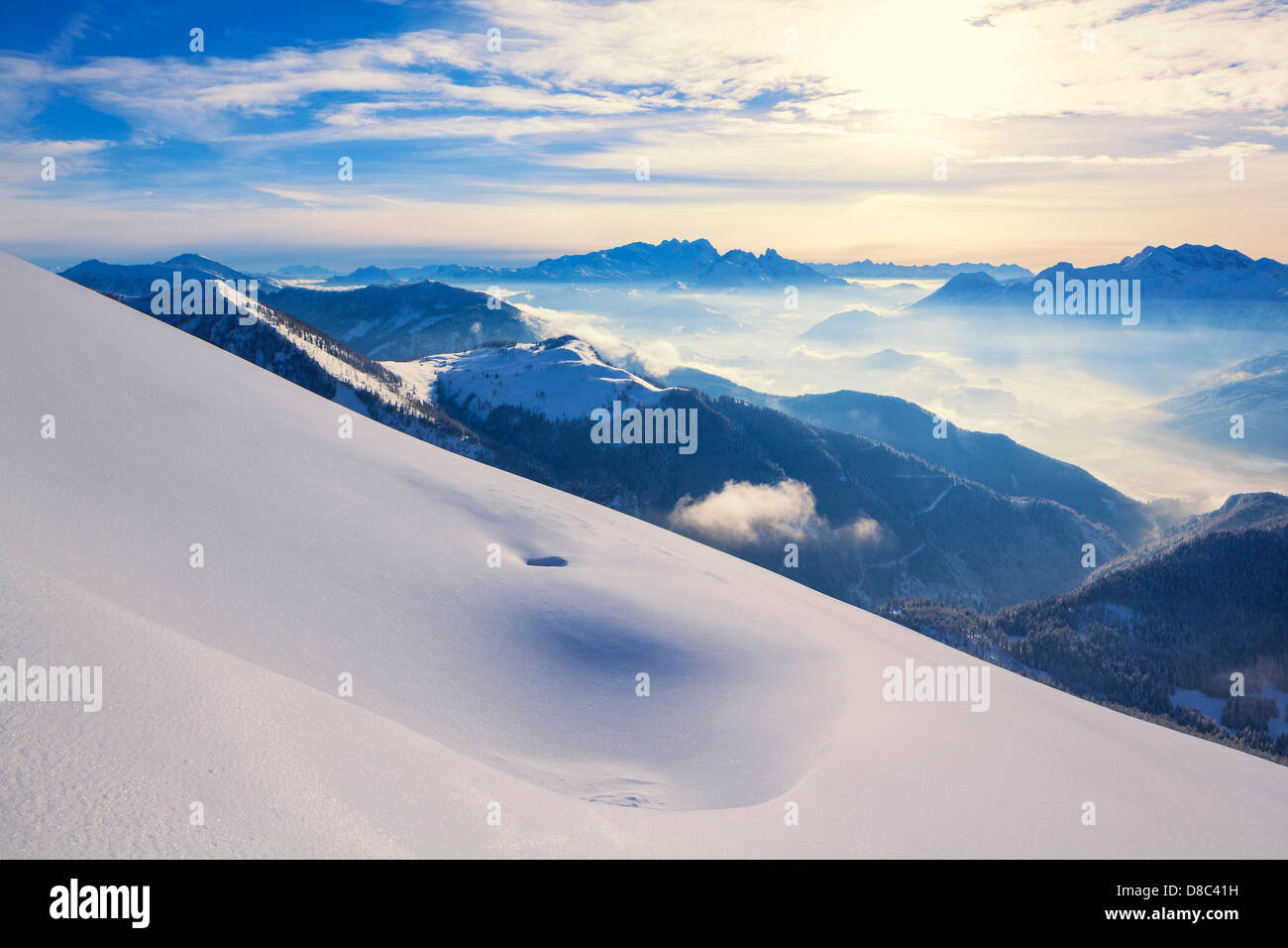 Vista al di sopra del Lammertal al Dachstein montagne, Austria Foto Stock