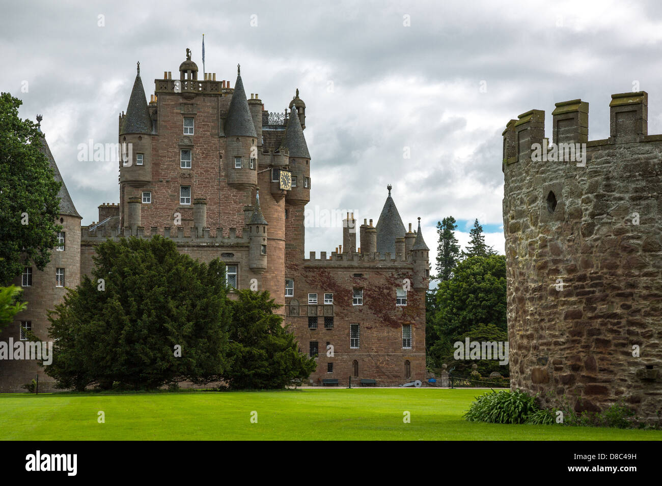 Gran Bretagna, Scozia, area di Fife, Angus, il Glamis Castle, casa d'infanzia della Regina Elisabetta. Foto Stock