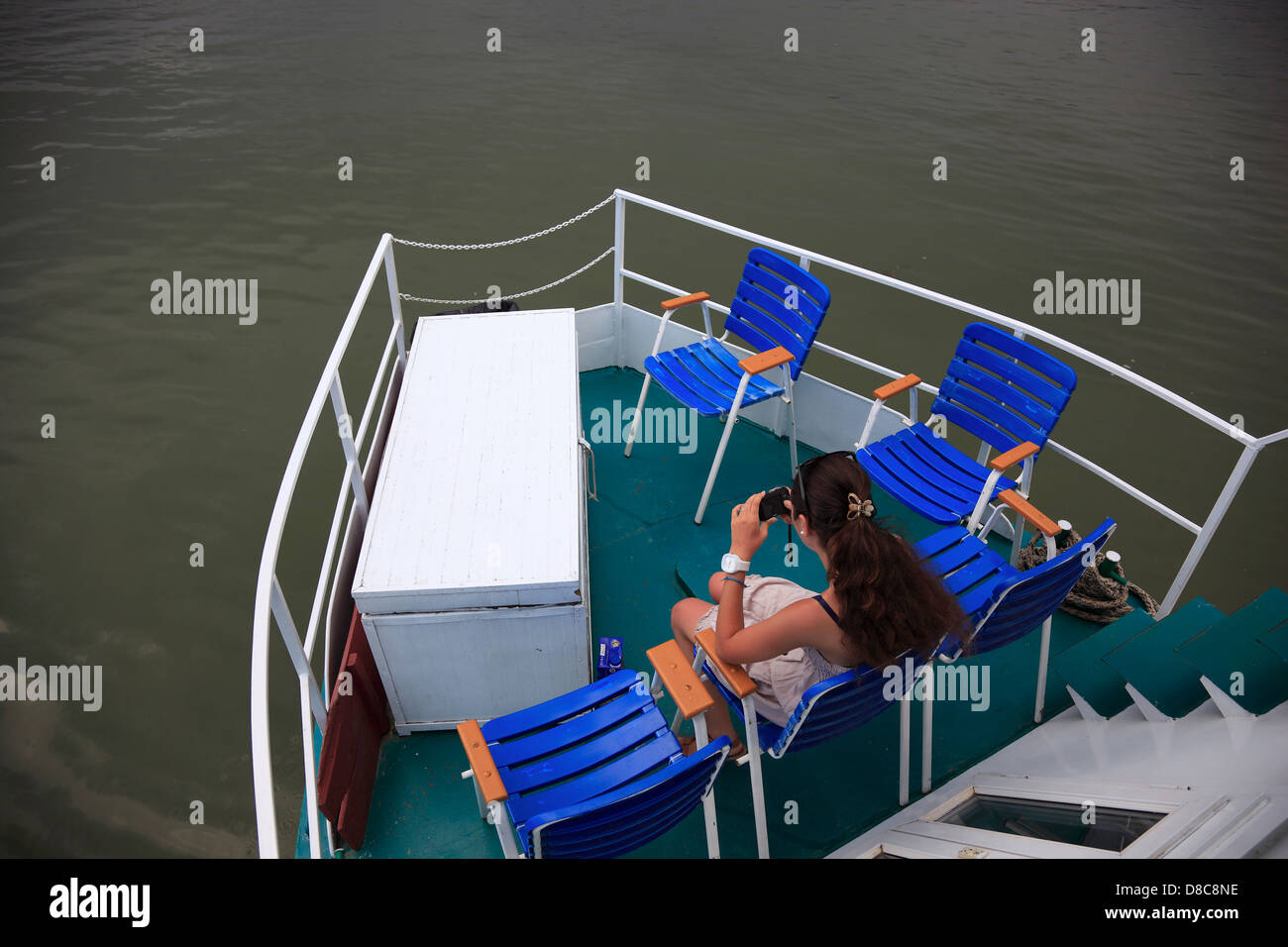 Turisti in un tour in barca nel Delta del Danubio Riserva della Biosfera, vicino a Tulcea, Romania Foto Stock