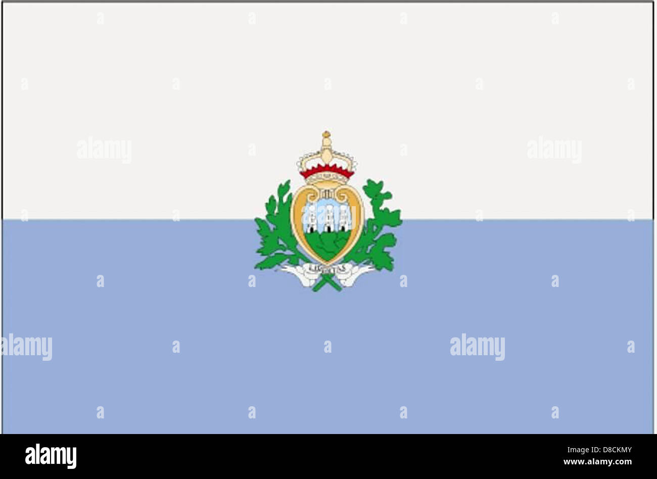 La bandiera di San Marino presenta due strisce verticali, una bianca e una blu, con lo stemma di San Marino posizionato al centro. Lo stemma comprende tre torri che rappresentano la storia della fortezza della città-stato. Foto Stock