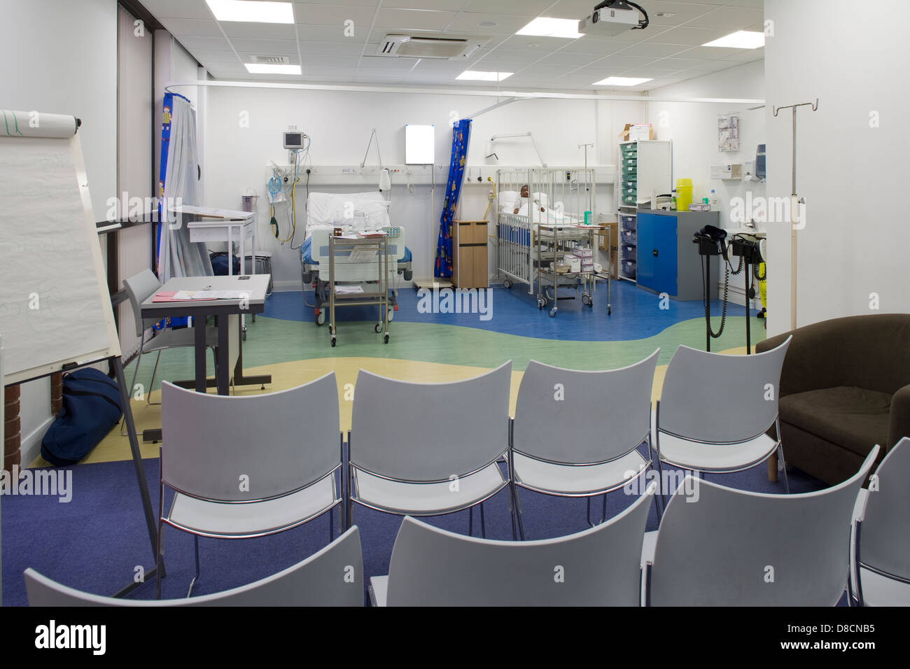Buckinghamshire University Uxbridge Campus in aula in ospedale con pazienti fittizia Foto Stock