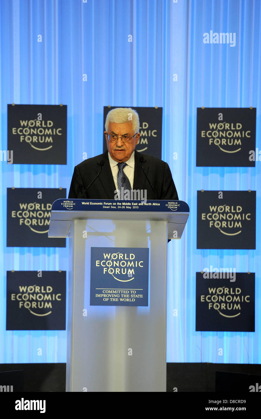 Mar Morto, Giordania. Maggio 25, 2013. Il presidente palestinese Mahmoud Abbas (Abu Mazen) parla in un Forum Economico Mondiale presso il Mar Morto in Giordania il Maggio 25, 2013 (immagine di credito: credito: Thaer Ganaim APA/images/ZUMAPRESS.com/Alamy Live News) Foto Stock