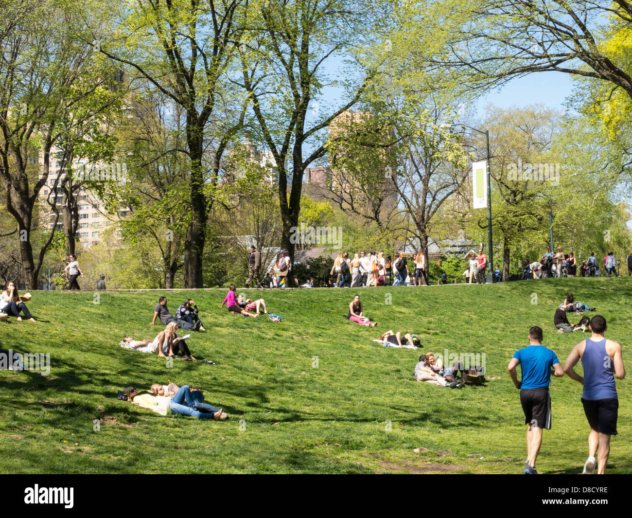 Per coloro che godono di Central Park in primavera, NYC Foto Stock