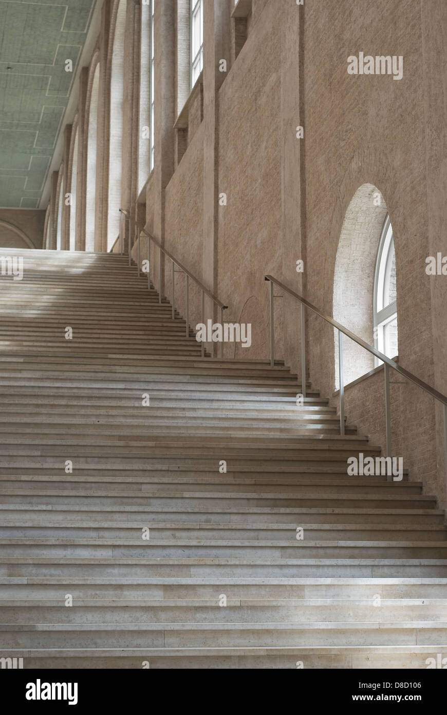 Creative soleggiato scalinata interna come elemento di design Foto Stock