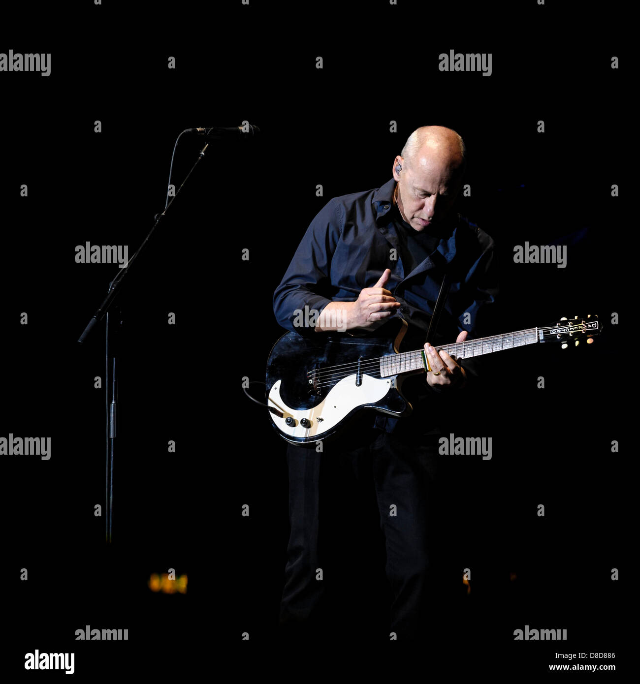 Brighton, Regno Unito: Mark Knopfler gioca il Brighton Centre su 25/05/2013. Persone nella foto: Mark Knopfler. Foto di Julie Edwards Foto Stock