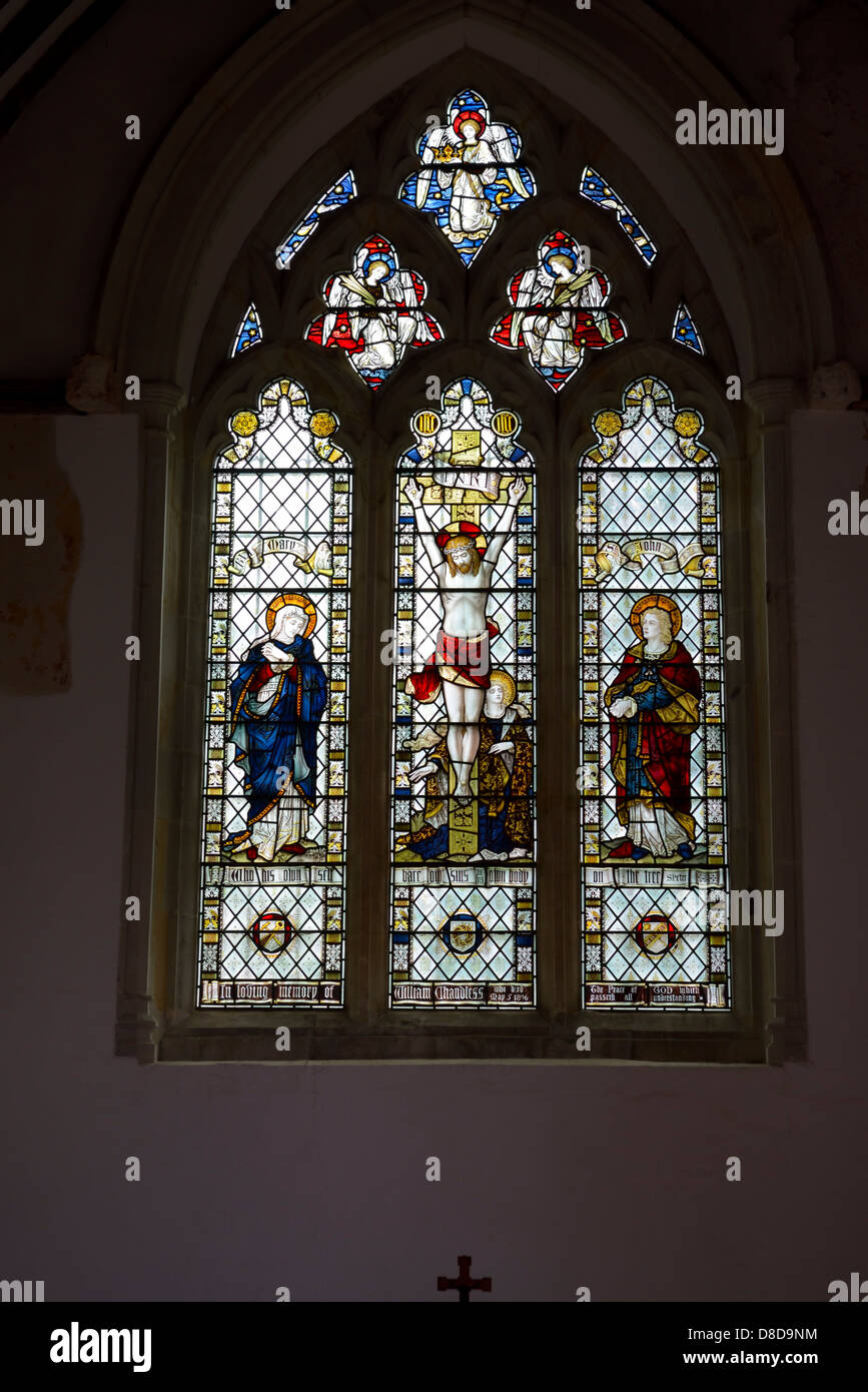 Finestra di vetro colorato nella chiesa di St Pancras, Arlington, East Sussex, Regno Unito Foto Stock