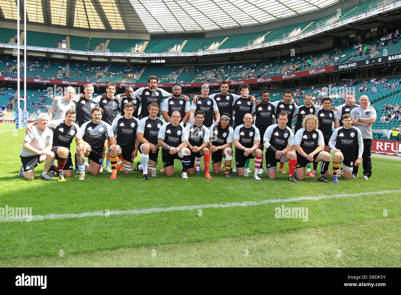 Londra, Regno Unito. 26 marzo, 2013. Barbari shot team prima della partita tra Inghilterra e barbari da Twickenham. Foto Stock