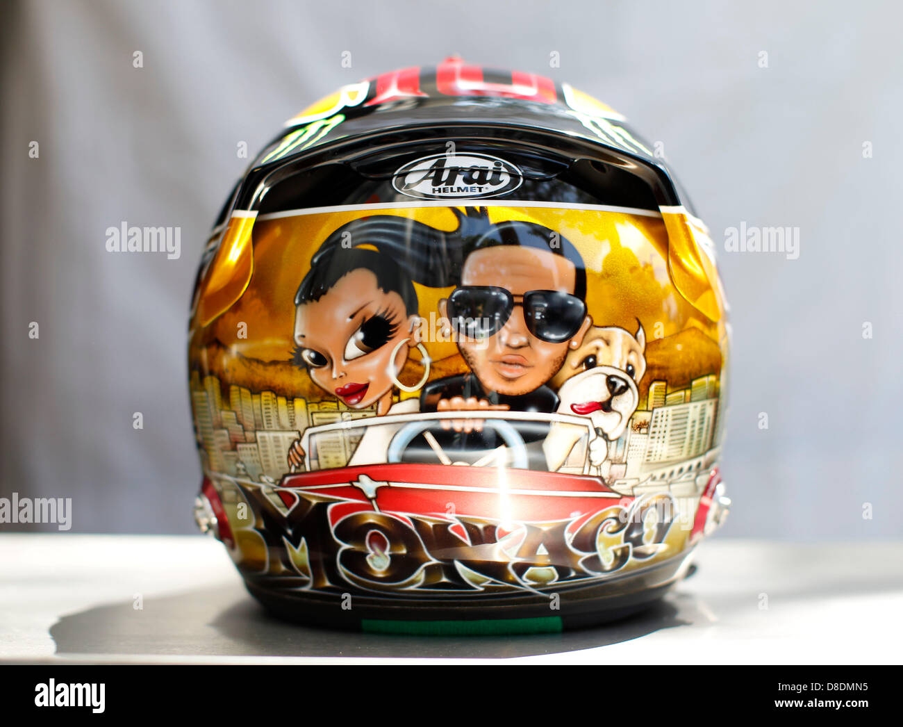 Motorsports: FIA Formula One World Championship 2013, il Grand Prix di  Monaco, casco speciale design della #10 Lewis Hamilton (GBR, Mercedes AMG  Petronas Team di F1 Foto stock - Alamy