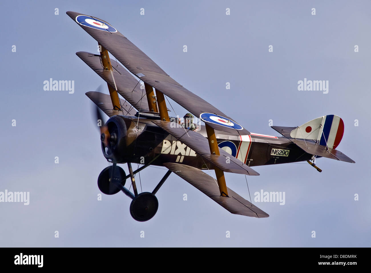 Sopwith Triplane G-BOCK N6290 prima Guerra Mondiale Vintage Replica Airplane Flypassato al Old Warden Shuttleworth Airshow Foto Stock