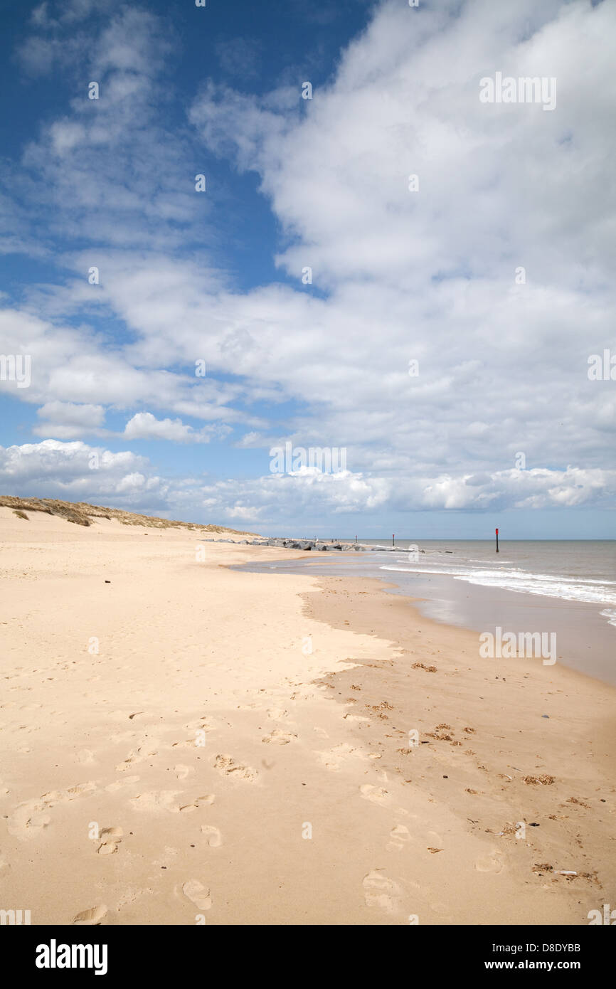 Horsey Beach, Costa North Norfolk, East Anglia nel sole primaverile, REGNO UNITO Foto Stock