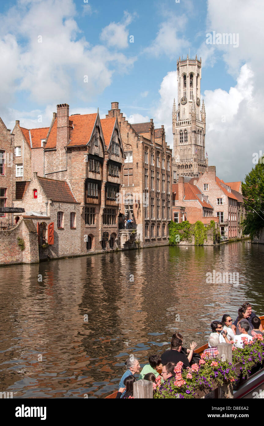 Case e Campanile Bruges, Belgio Foto Stock Case e Campanile Bruges, Belgio Foto Stock