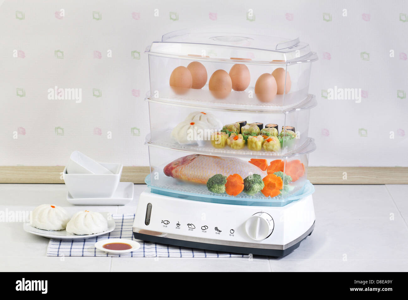Il più fine della cottura a vapore elettrico pentola per la cottura di prodotti alimentari Foto Stock
