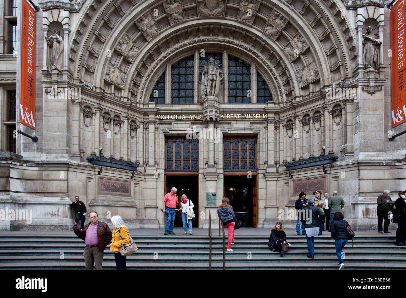 L'ingresso del Victoria and Albert Museum di Londra, Inghilterra Foto Stock