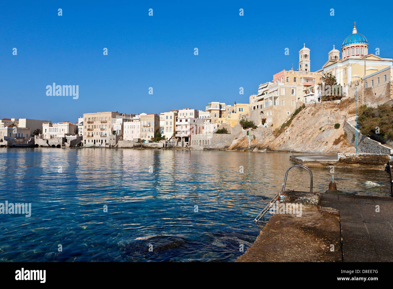 Vista della città di Ermoupolis in Syros Island in Grecia Foto Stock