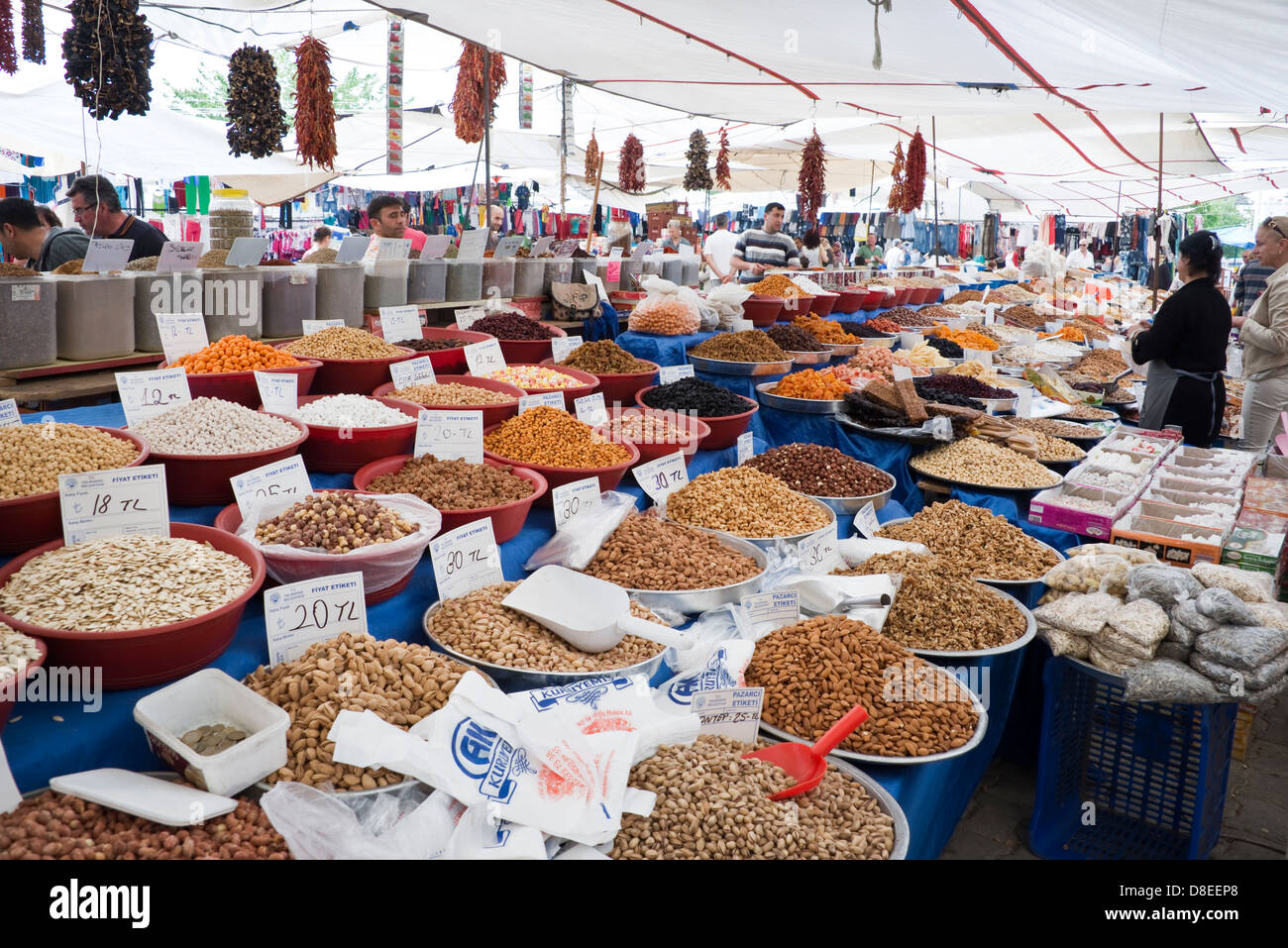 Spezie e frutta secca di mercato - Yalikavak vicino bodrum, Turchia Foto Stock