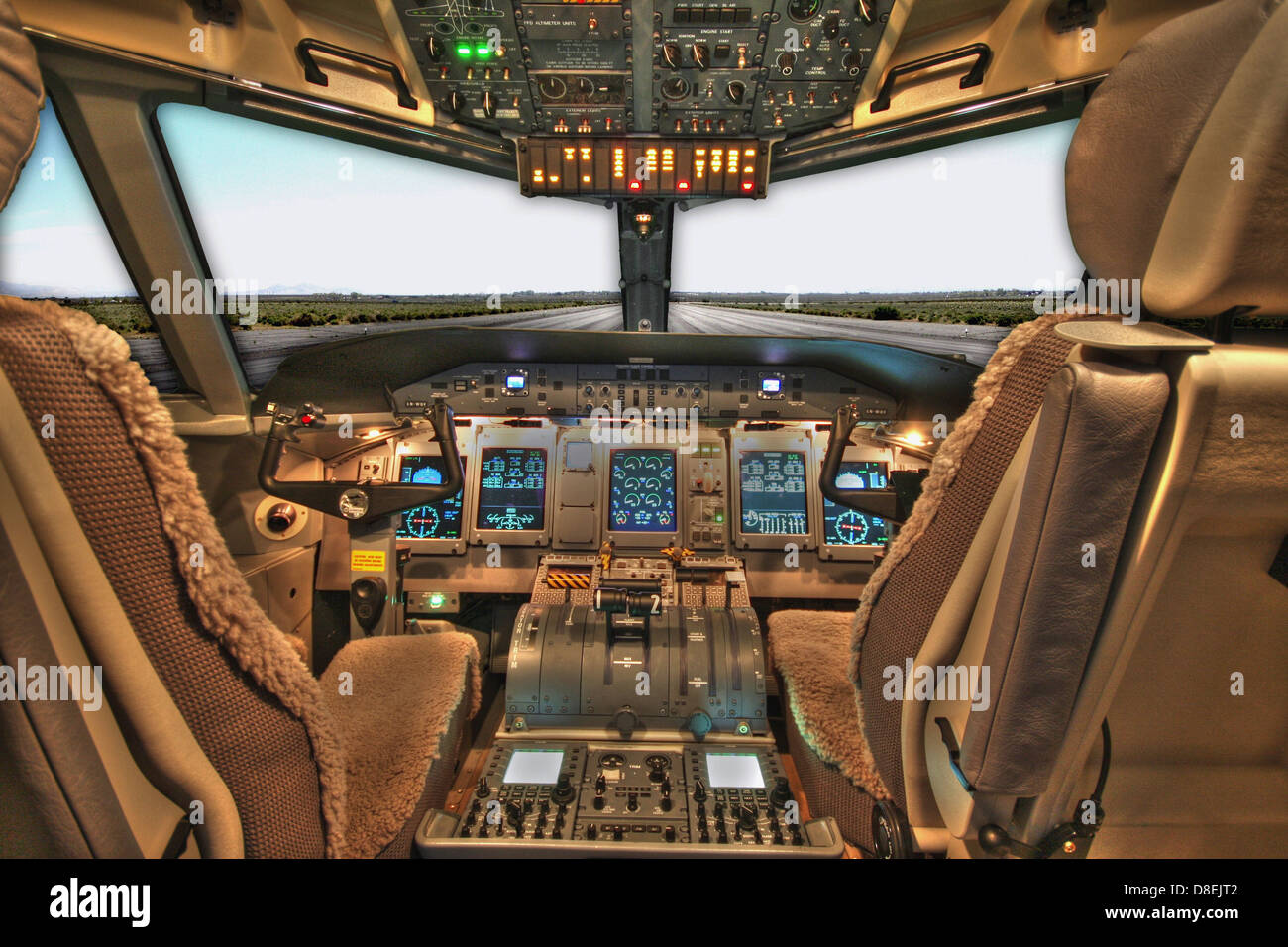 Il cockpit aereo aereo jet passeggero sedili pilota Foto Stock