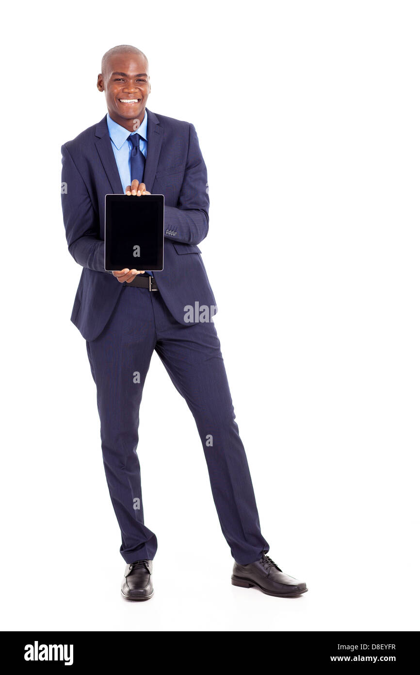 Imprenditore nero azienda computer tablet isolato su bianco Foto Stock