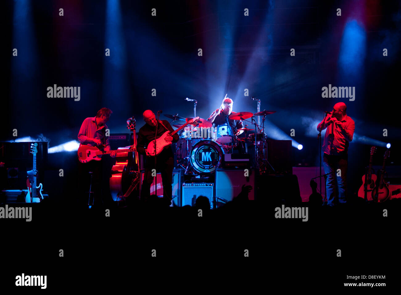 London, Regno Unito - 27 Maggio 2013: Mark Knopfler suona dal vivo al Royal Albert Hall. Credito: Piero Cruciatti/Alamy Live News Foto Stock