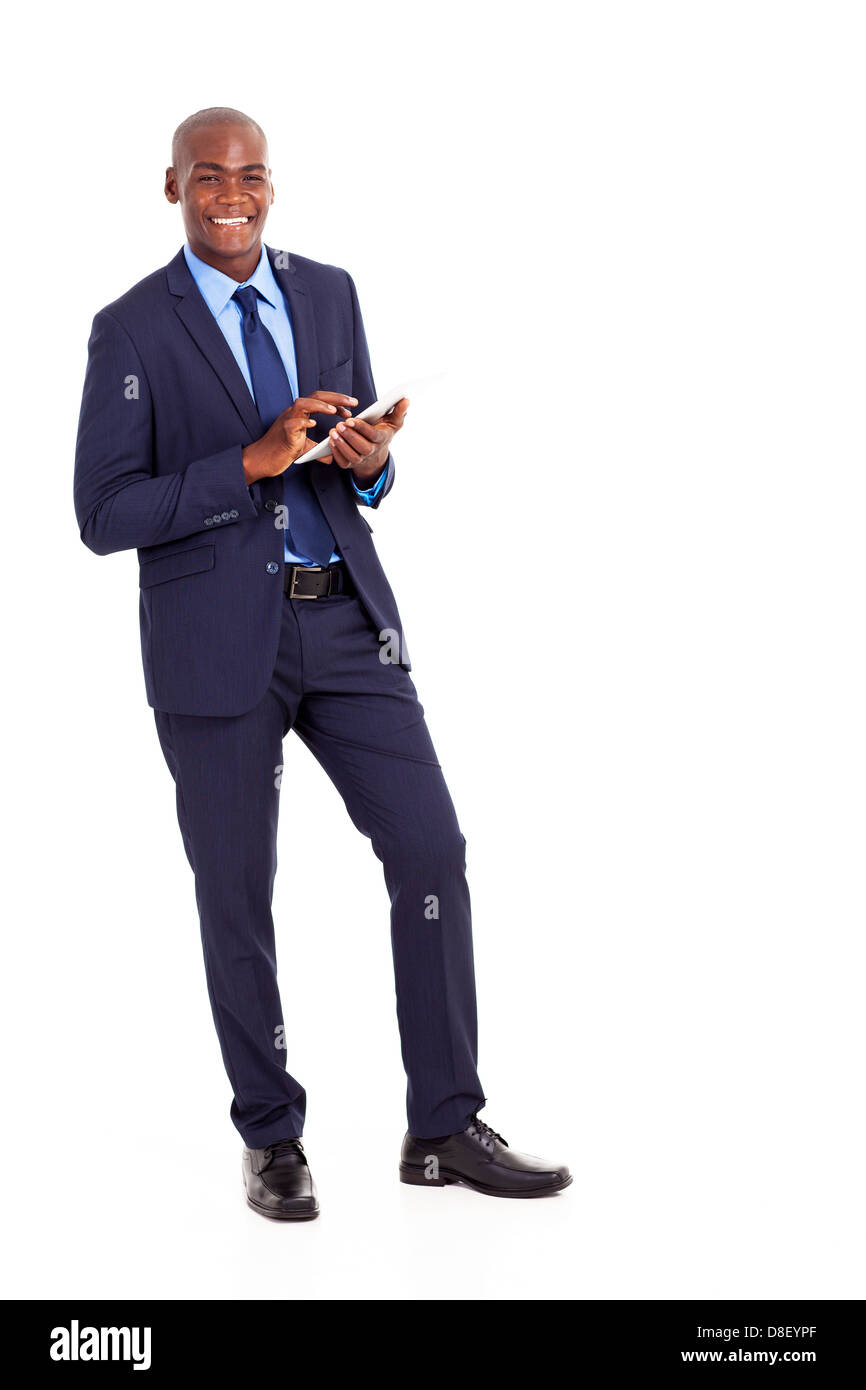 Americano africano Lavoratore aziendale utilizzando computer tablet isolato su bianco Foto Stock