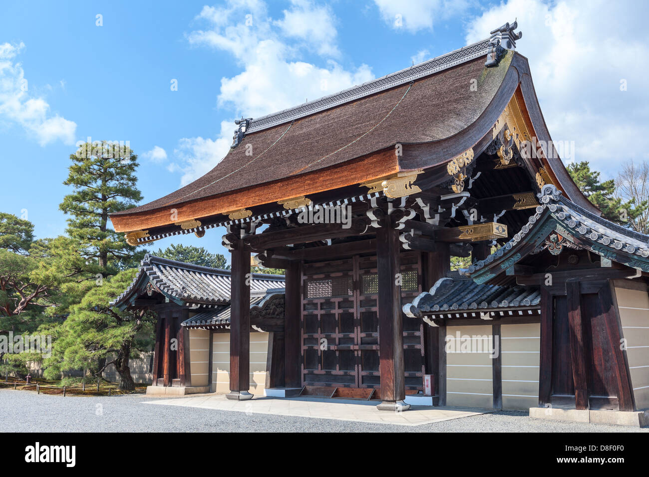 Gishu-mon gate nel Palazzo Imperiale area in Kyoto, Giappone Foto Stock