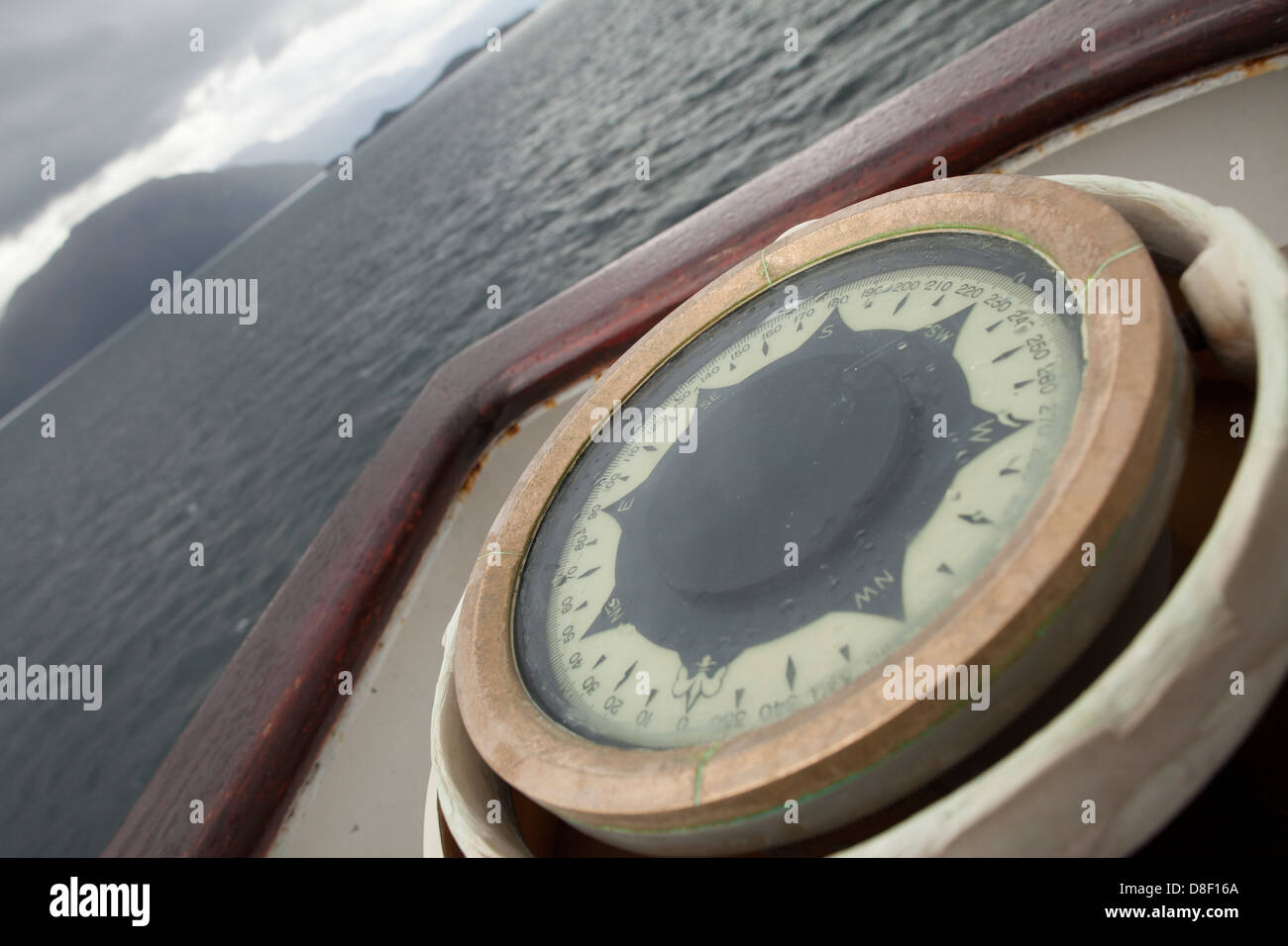 Bussola di una nave in Patagonia meridionale di fiordi in Cile Foto Stock