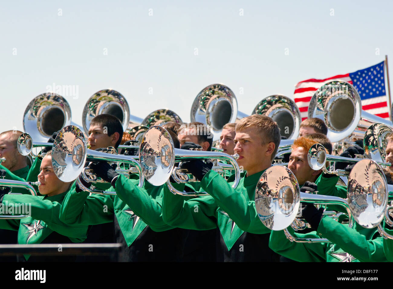 High School band suona folle a le celebrazioni del 4 luglio in Seaside Oregon Foto Stock