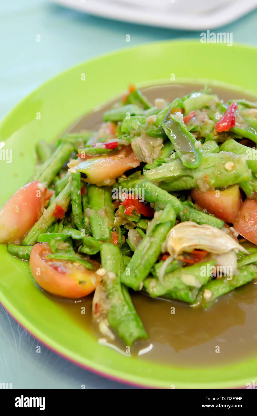 Cowpea speziata insalata, cucina asiatica . Foto Stock