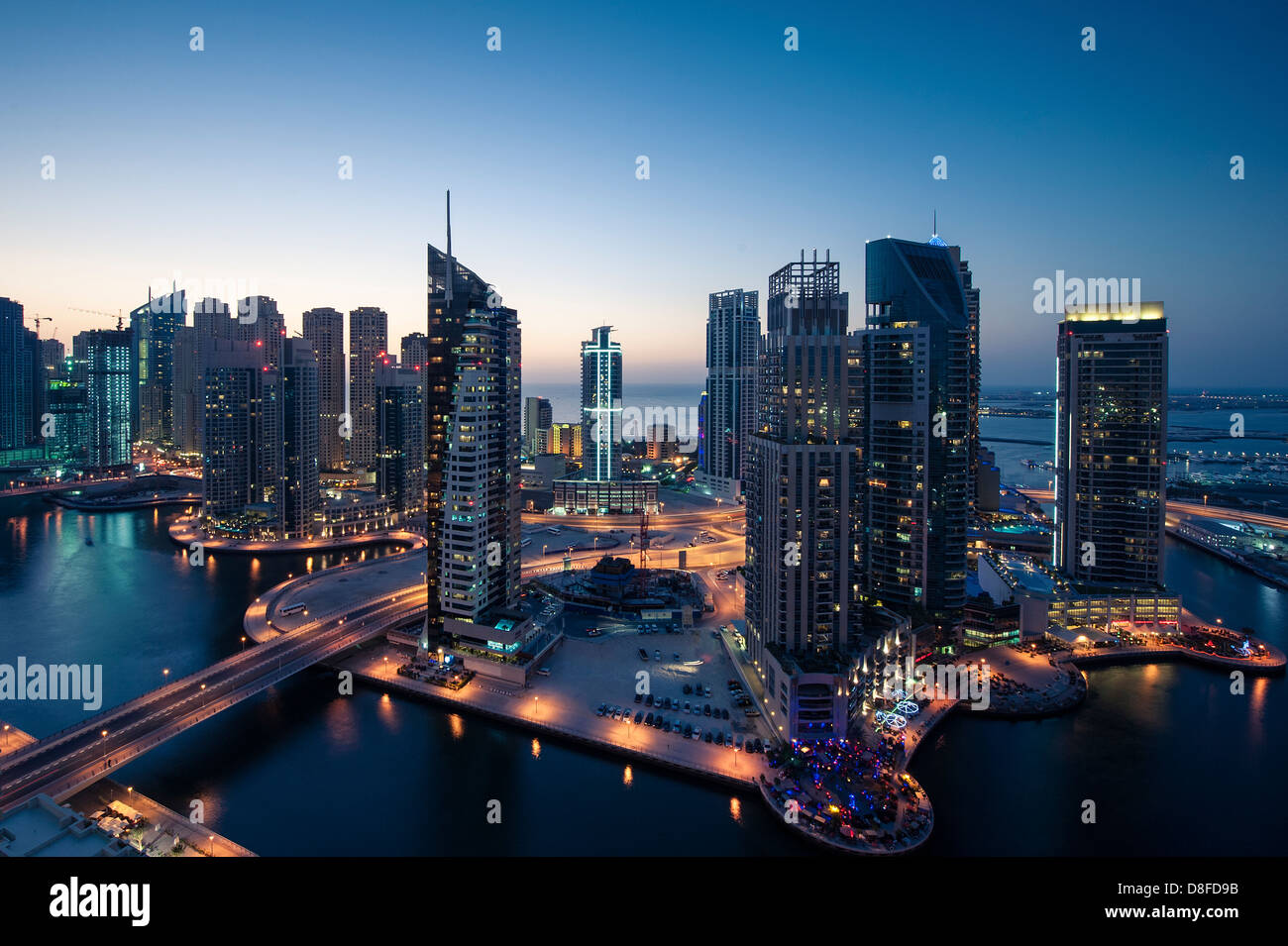 Edifici ad alta nella Marina di Dubai, UAE Foto Stock