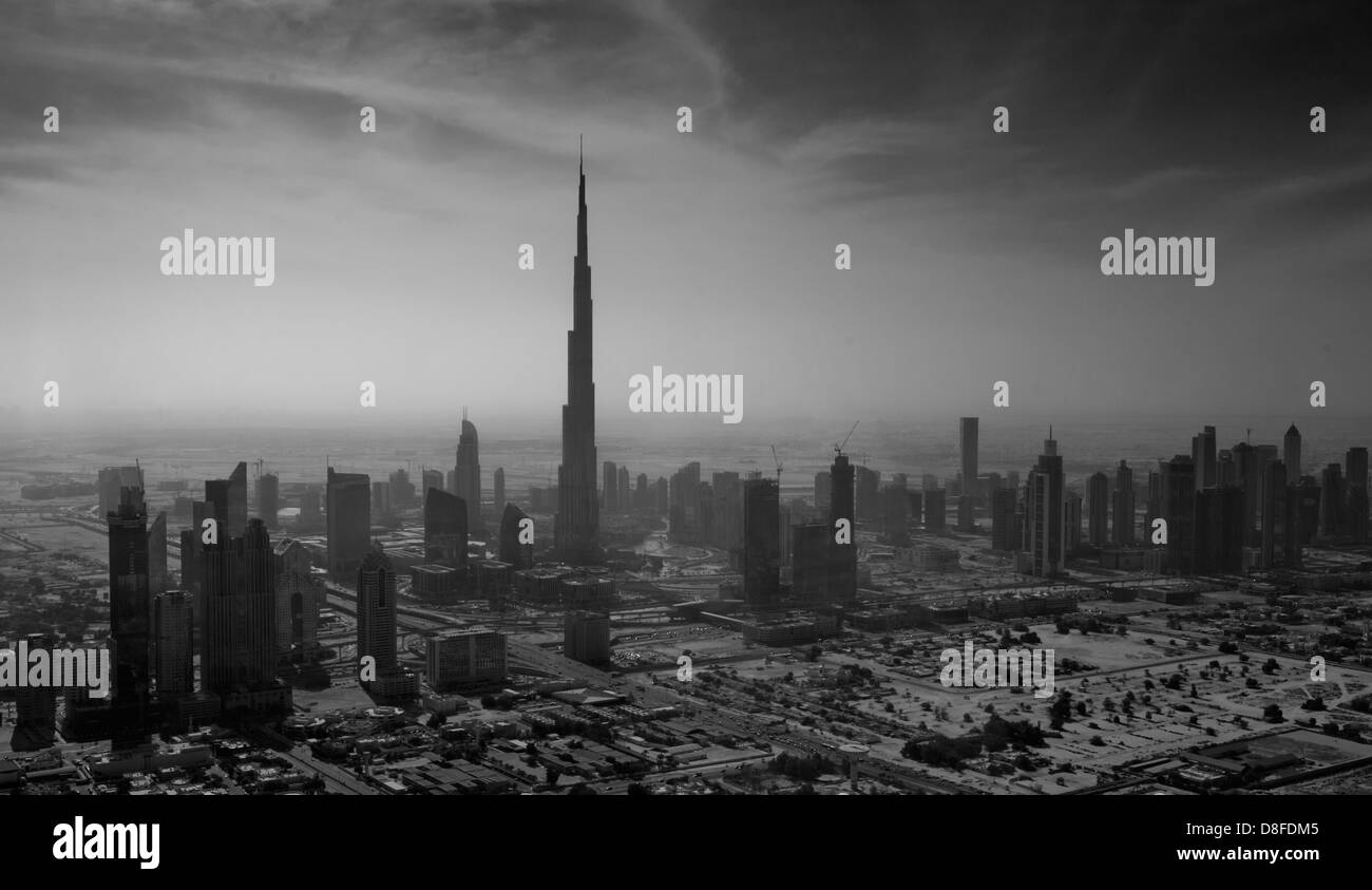Il centro di Dubai con il Burj Khalifa, EMIRATI ARABI UNITI Foto Stock