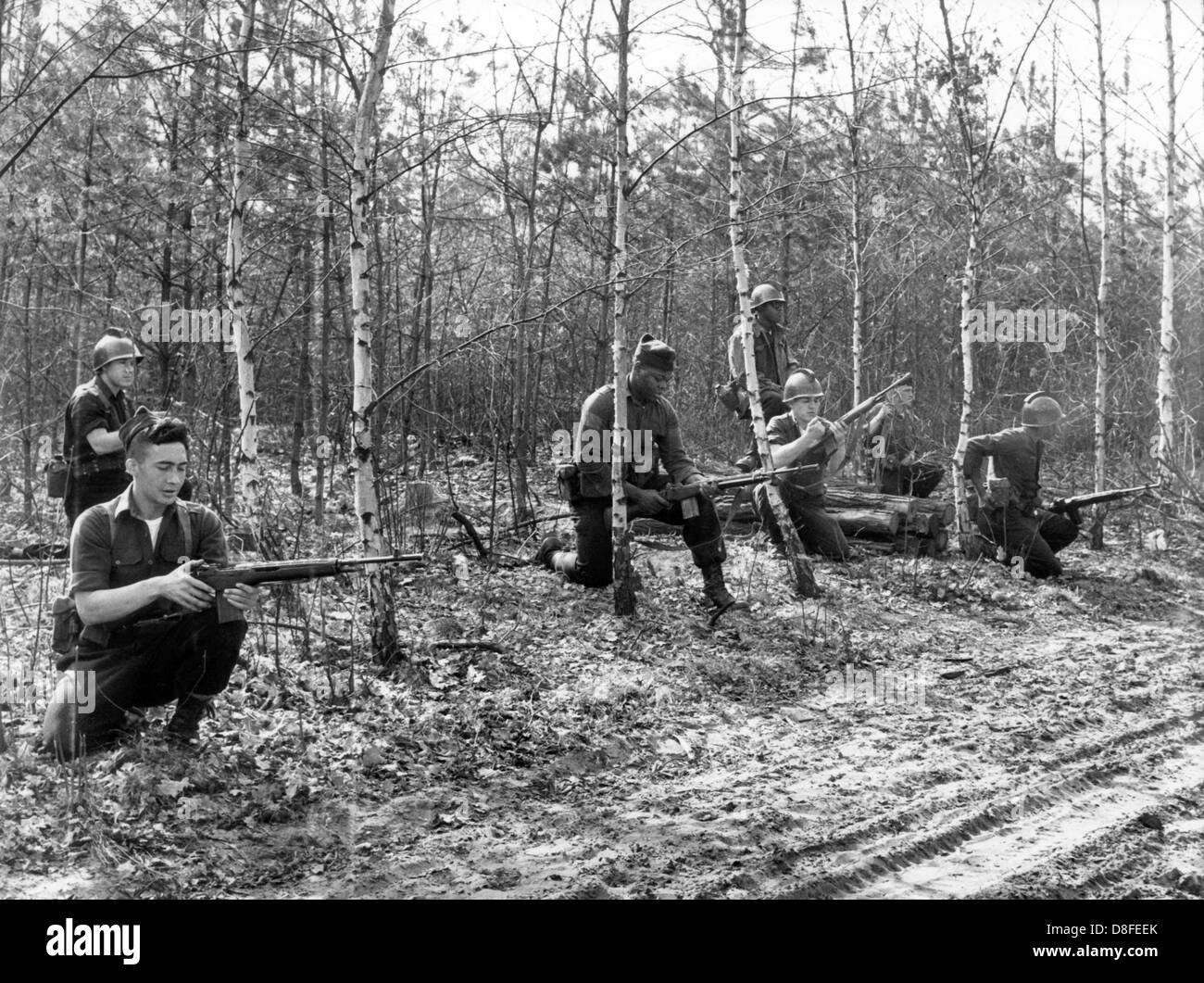 Le truppe dell'esercito USA attacchi entro la cornice di una manovra, della durata di più giorni, il 17 aprile 1963 in Grunewald di Berlino. Le forze armate degli Stati Uniti, il francese e l'esercito britannico ha partecipato alla manovra. Foto Stock