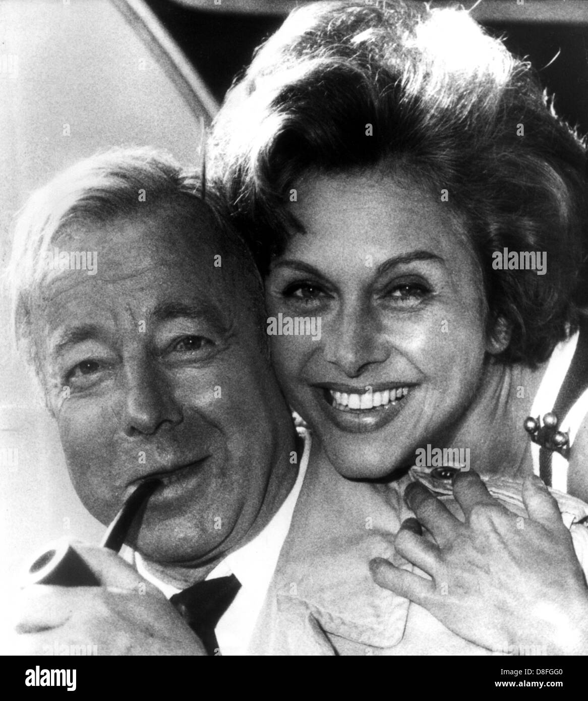 L'ex attrice Hertha Feiler visiti il marito Heinz Rühmann a Losanna durante la proiezione del suo film "aigret und sein größter Fall' il 19 settembre 1966. Foto Stock