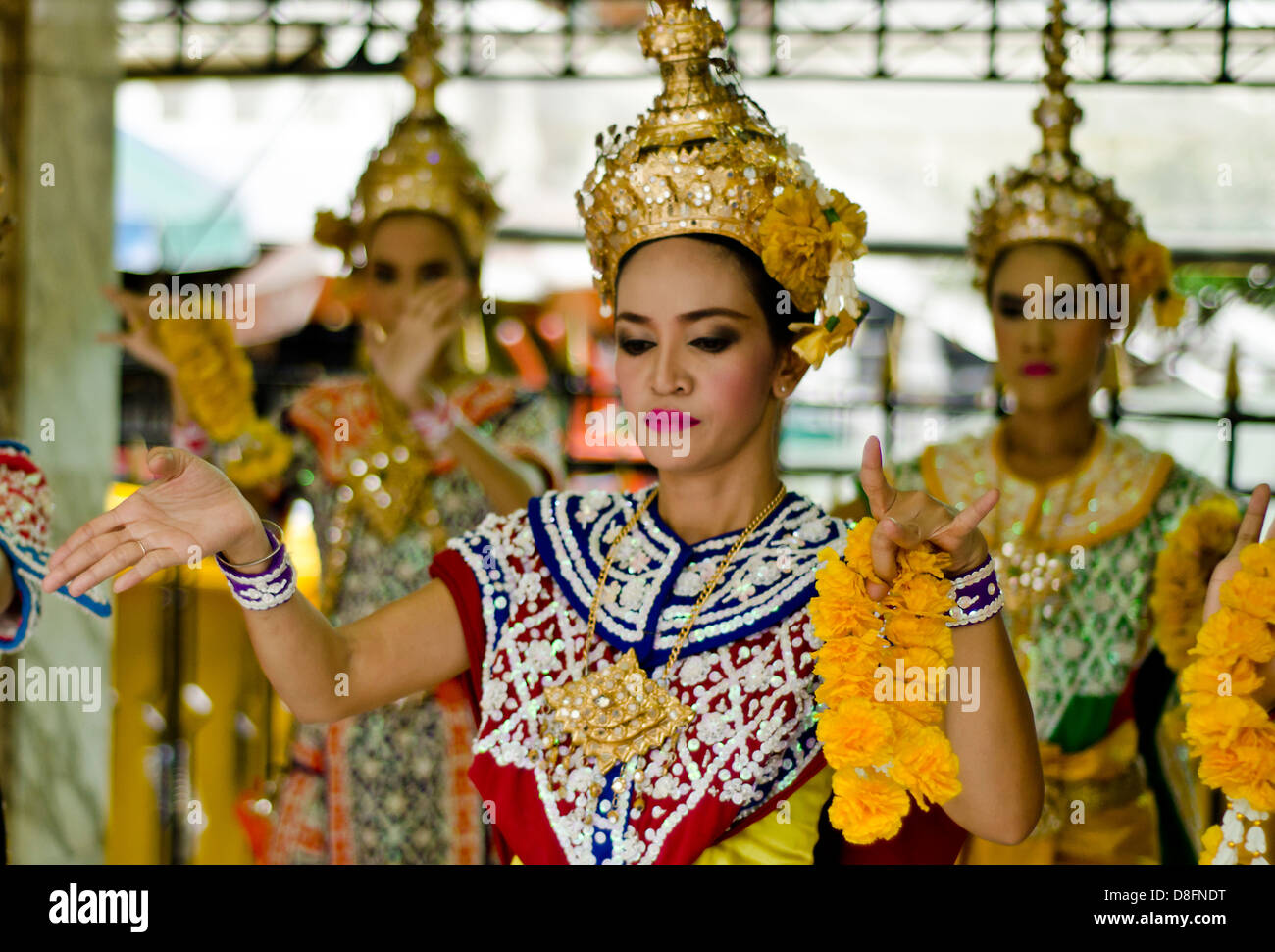 Tailandese tradizionale danza al Santuario di Erawan Bangkok. Foto Stock