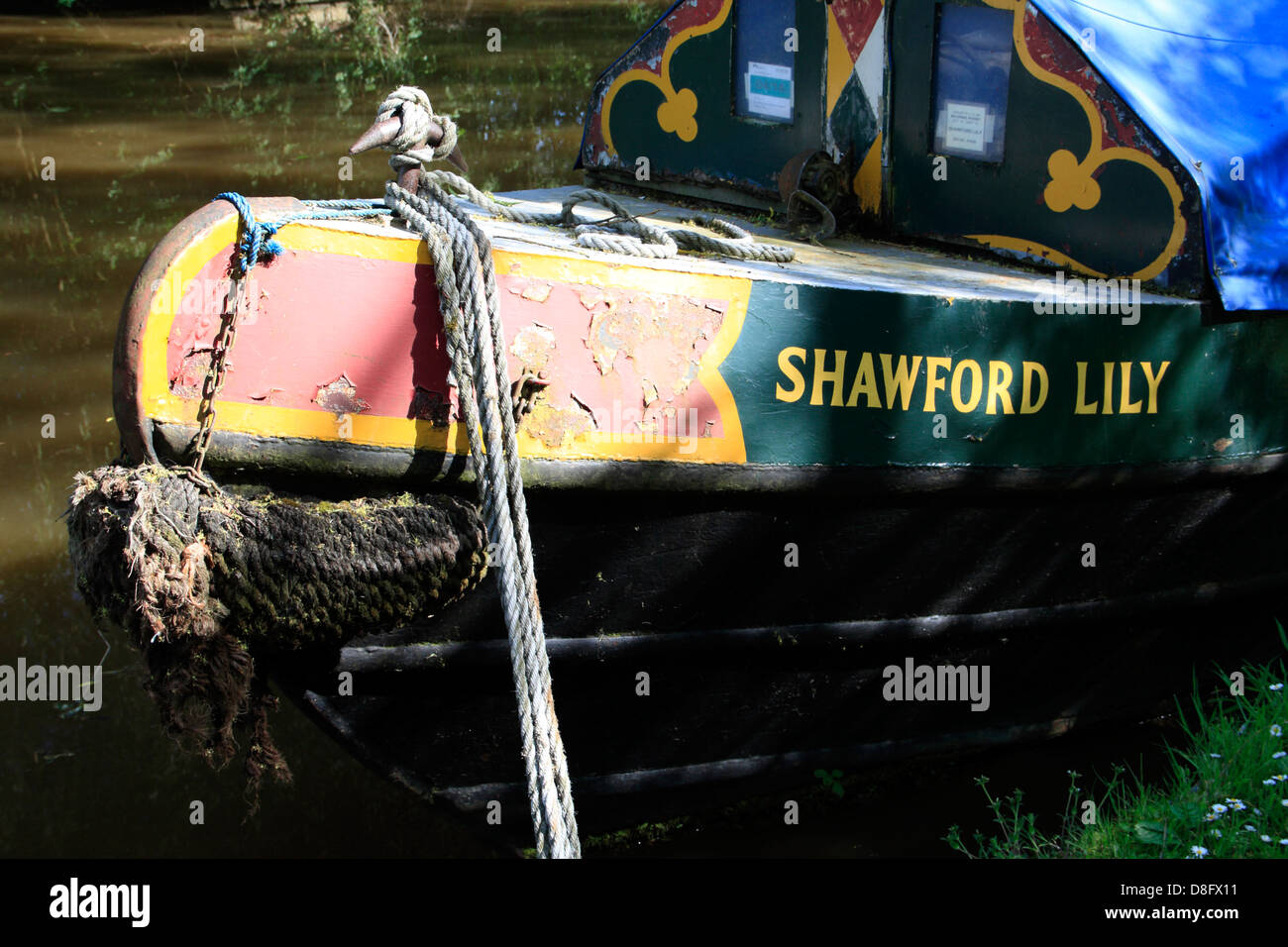 Un narrowboat sulla Oxford Canal vicino Thrupp in Oxfordshire Foto Stock