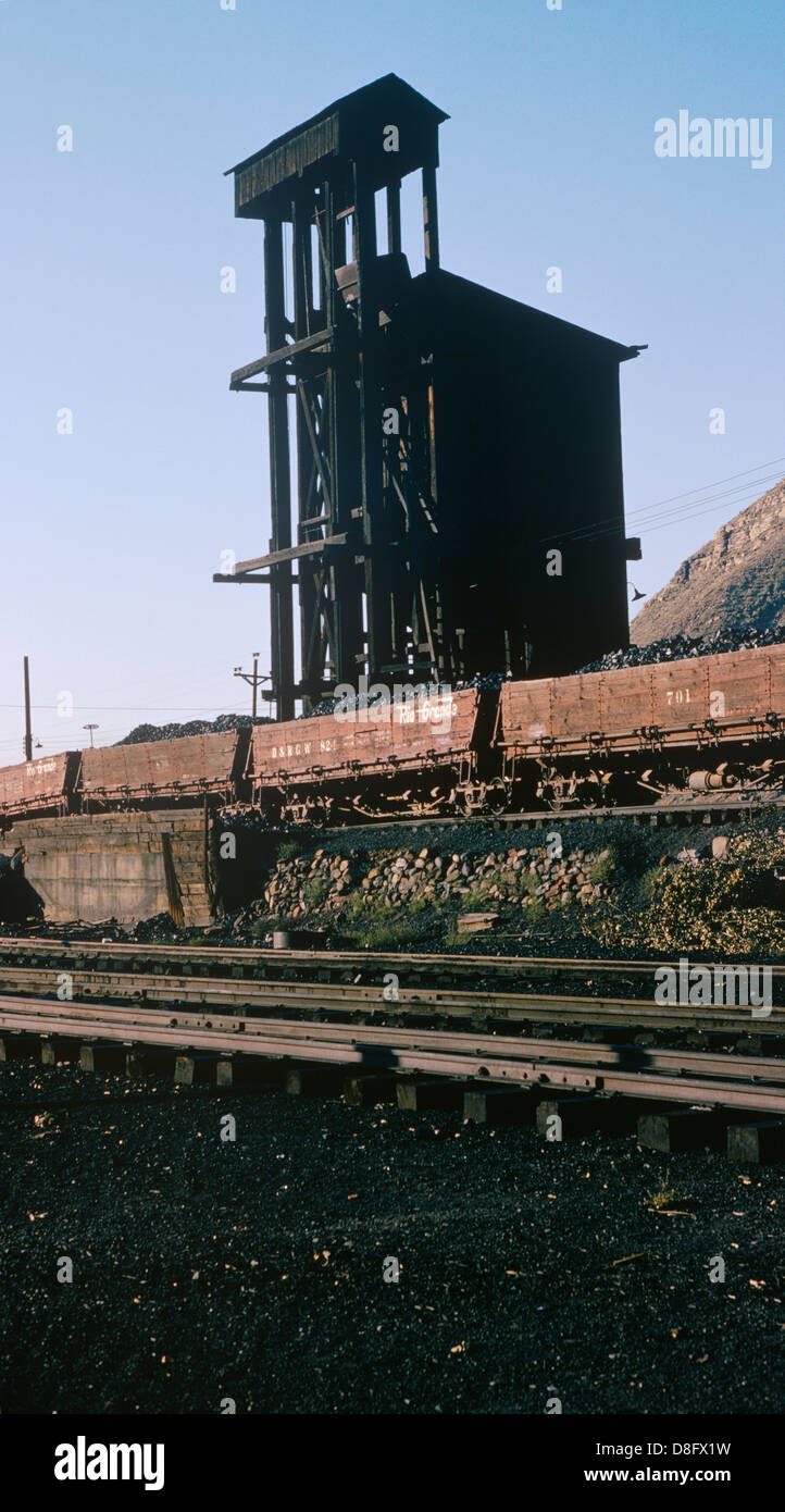 Lo scivolo del carbone e carbone automobili, D&RGW Durango, CO 660907 003 Foto Stock