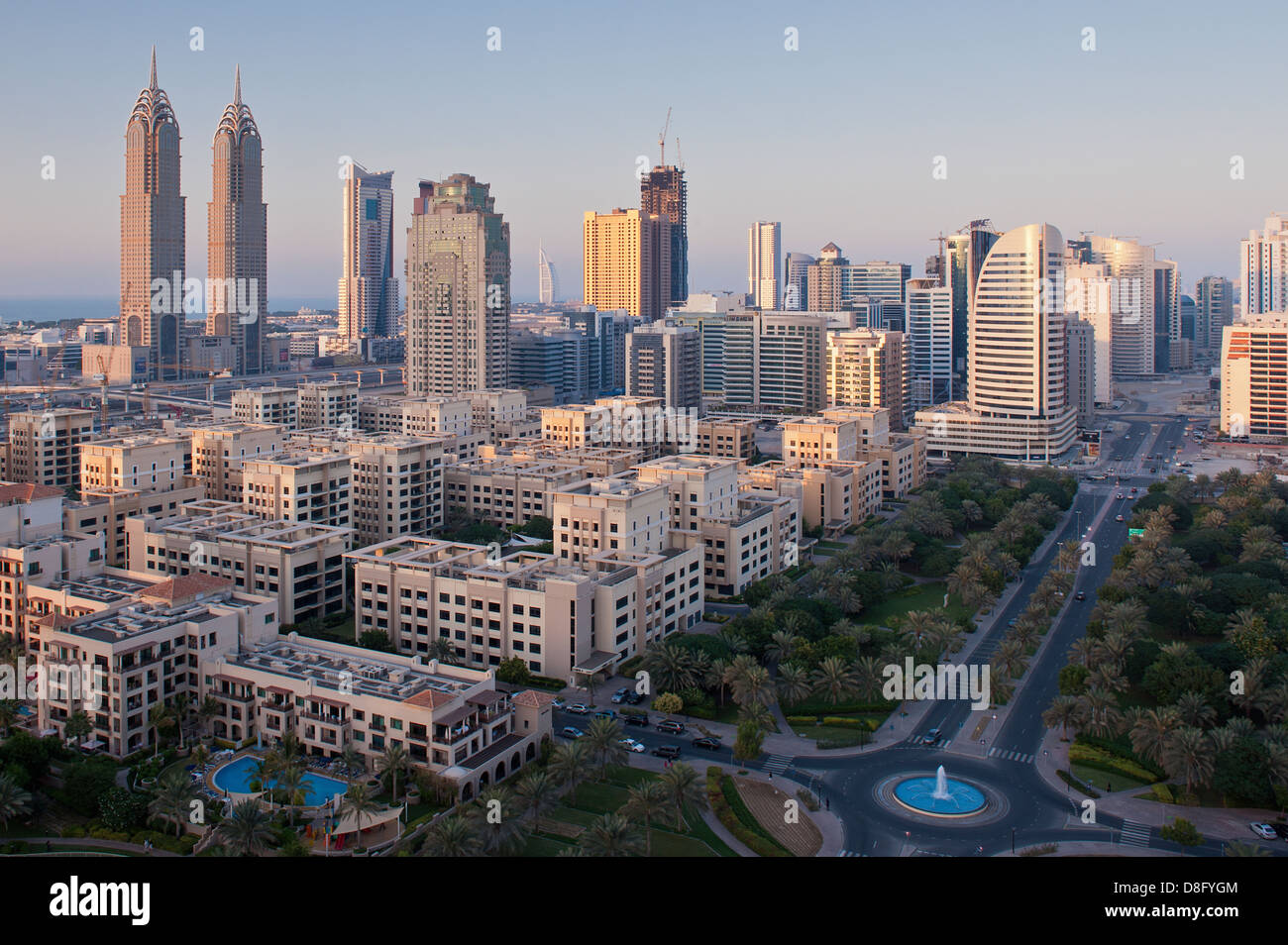 Vista della zona TECOM al tramonto, Nuova Dubai, UAE Foto Stock