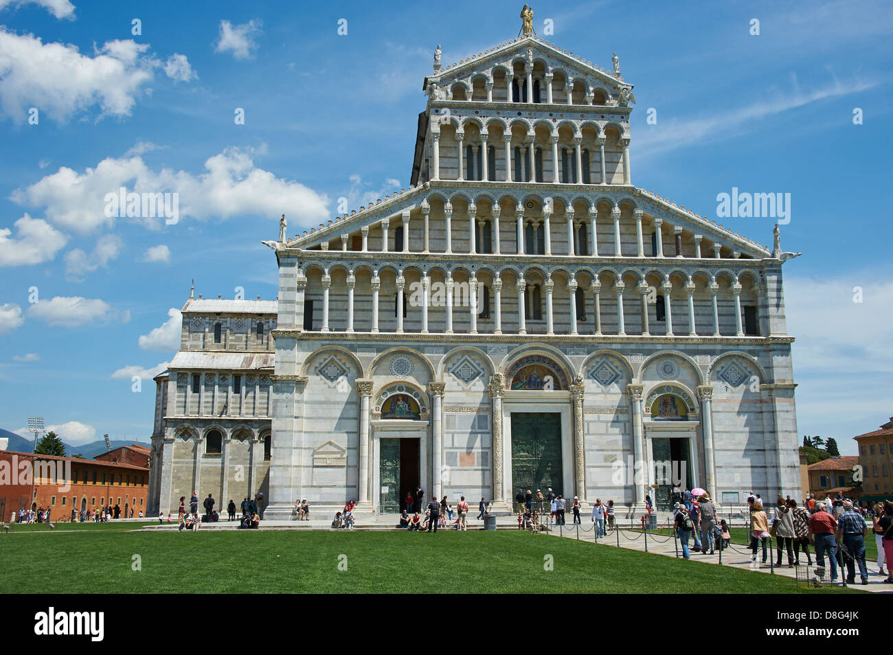 Piazza dei Miracoli, il Battistero e il Duomo e la Torre Pendente (Torre Pendente) Foto Stock
