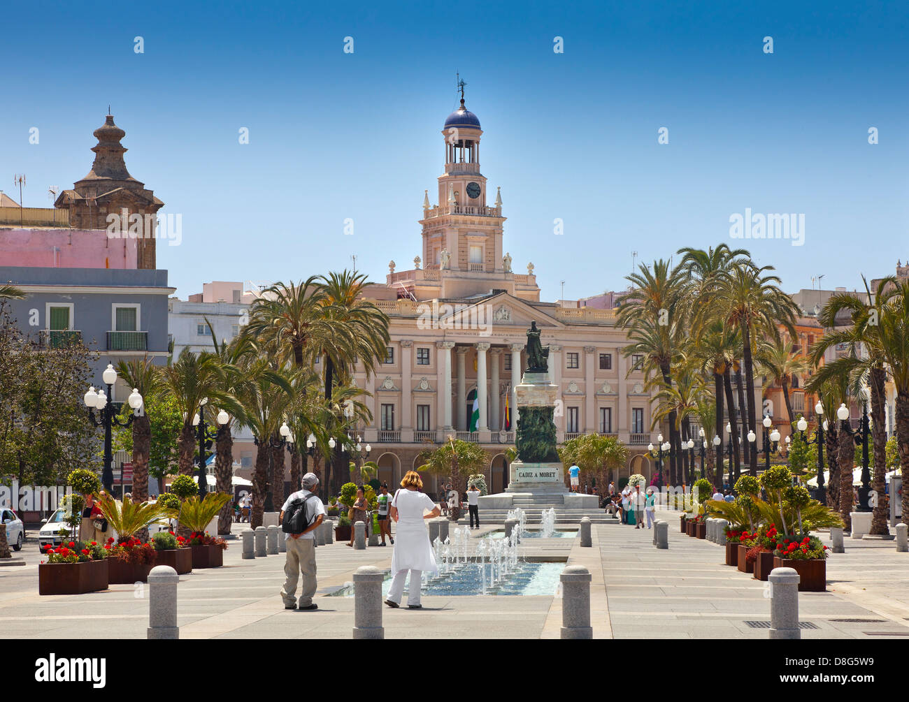 Town Hall, Cadiz, Plaza de San Juan de Dios, Spagna, con turisti Foto Stock