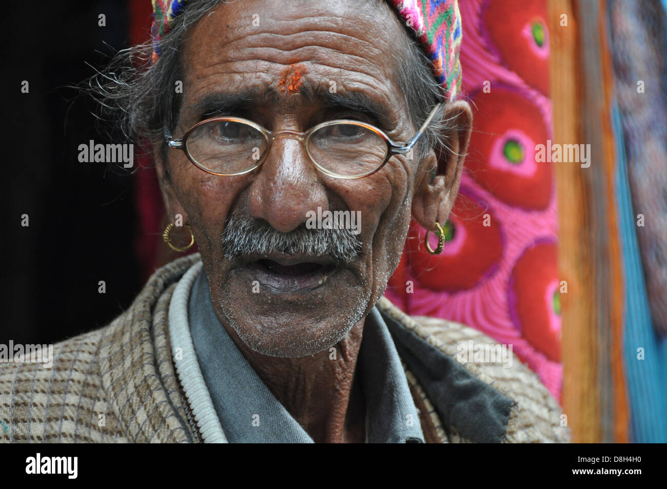 Ritratto di un uomo maturo, India Himachal Pradesh, Tosh Valley Foto Stock