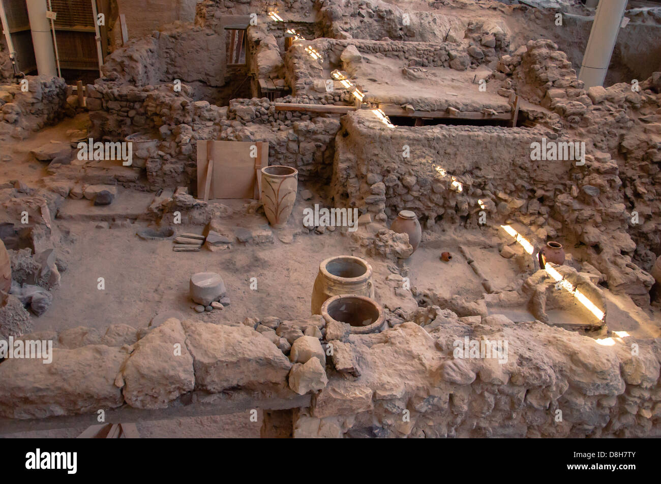 Akrotiri,sito dello scavo di Minoan Età del Bronzo insediamento nell'isola greca di Santorini Foto Stock