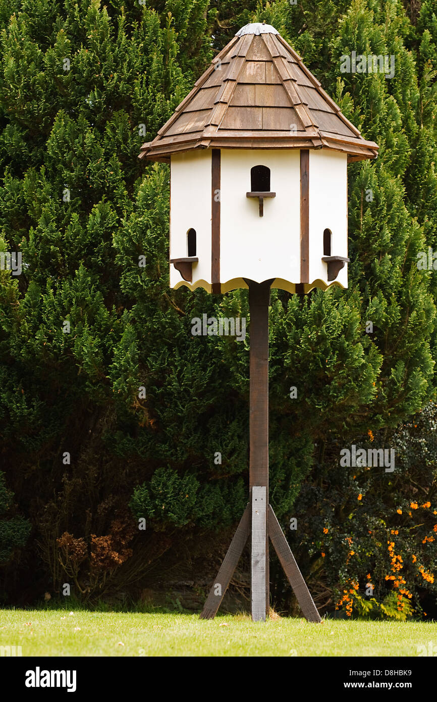 Nuova colombaia un popolare pezzo di mobili da giardino in zone rurali Foto Stock