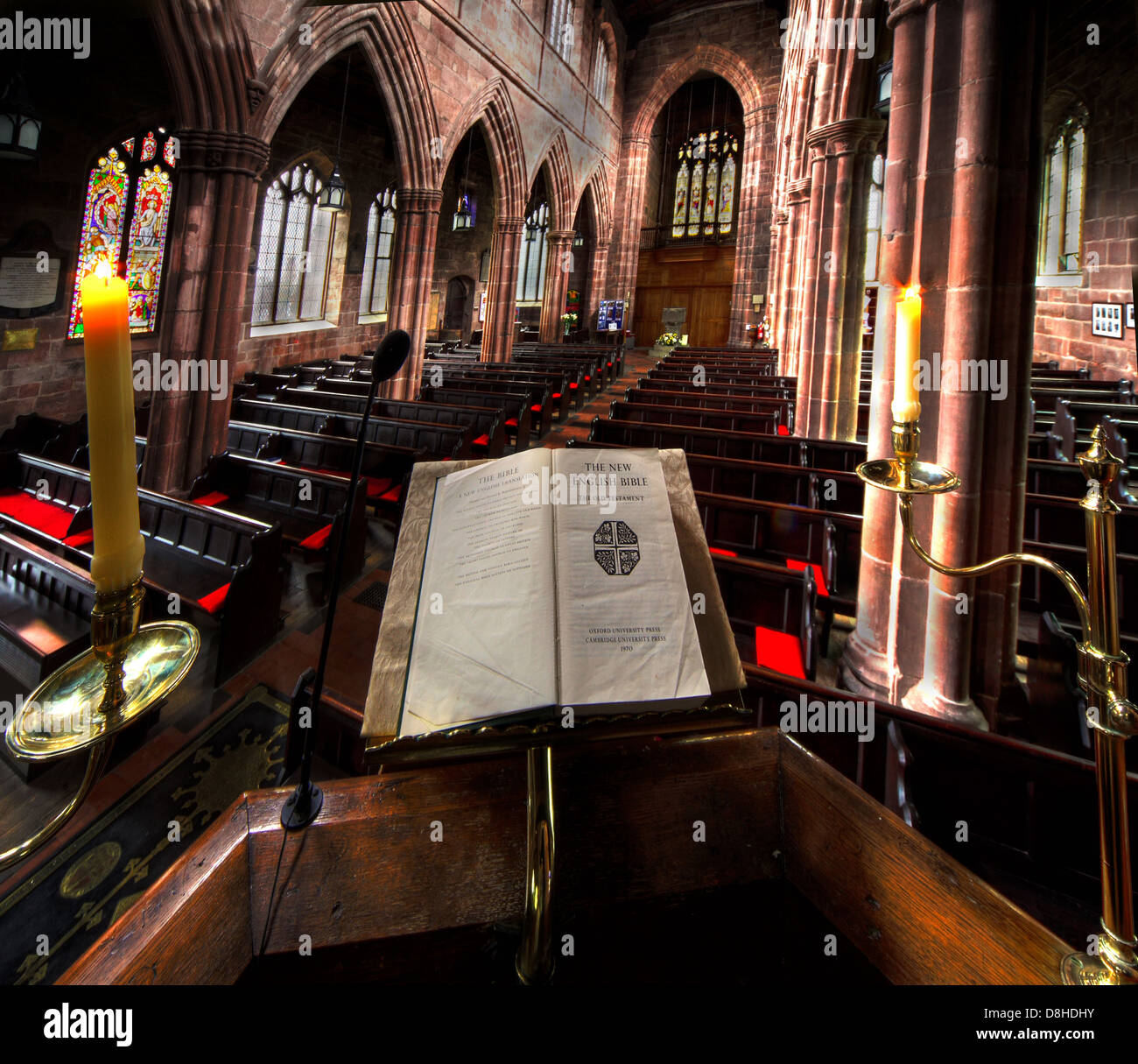 Ampia immagine dell'interno di Santa Maria e di tutti i santi " Chiesa - St Marys Chiesa, Gt Budworth, Northwich, Cheshire, Inghilterra, Regno Unito CW9 6HF Foto Stock