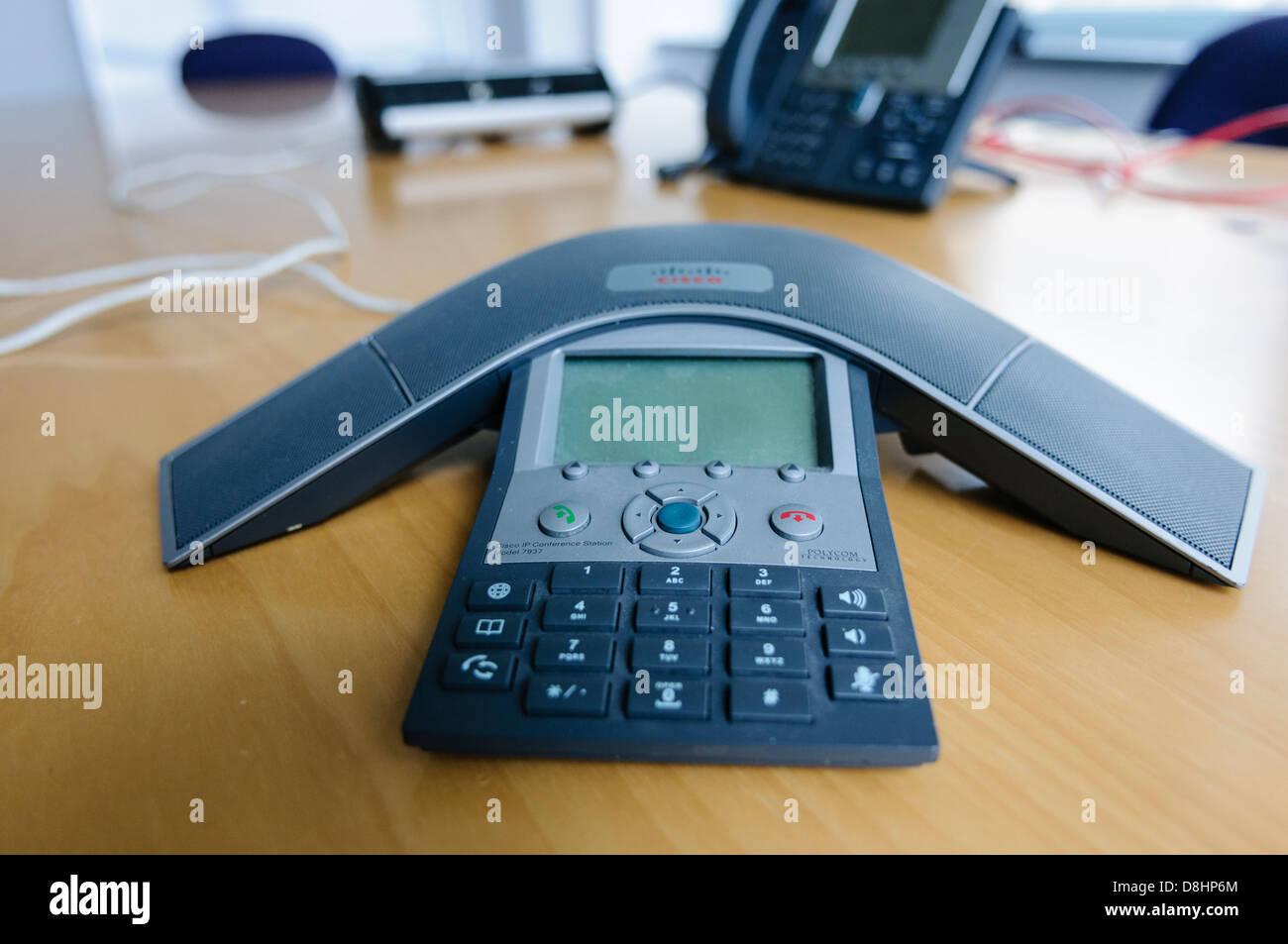 Una soluzione Cisco IP Polycom "ragno" telefono per conferenze in un ufficio moderno Foto Stock