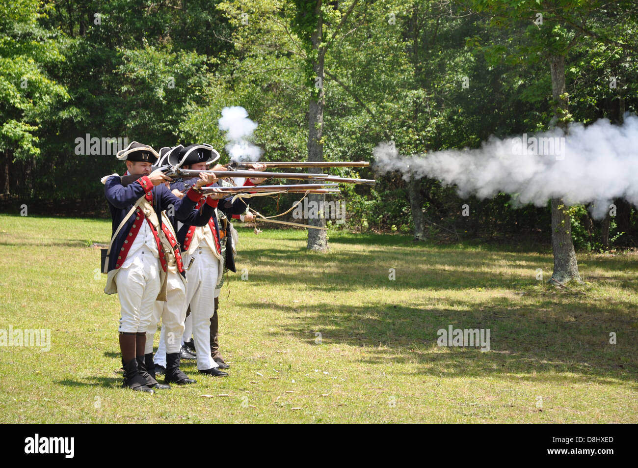 Una dimostrazione della Rivoluzione Americana armi da fuoco ad una rievocazione storica a Cowpens National Battlefield. Foto Stock