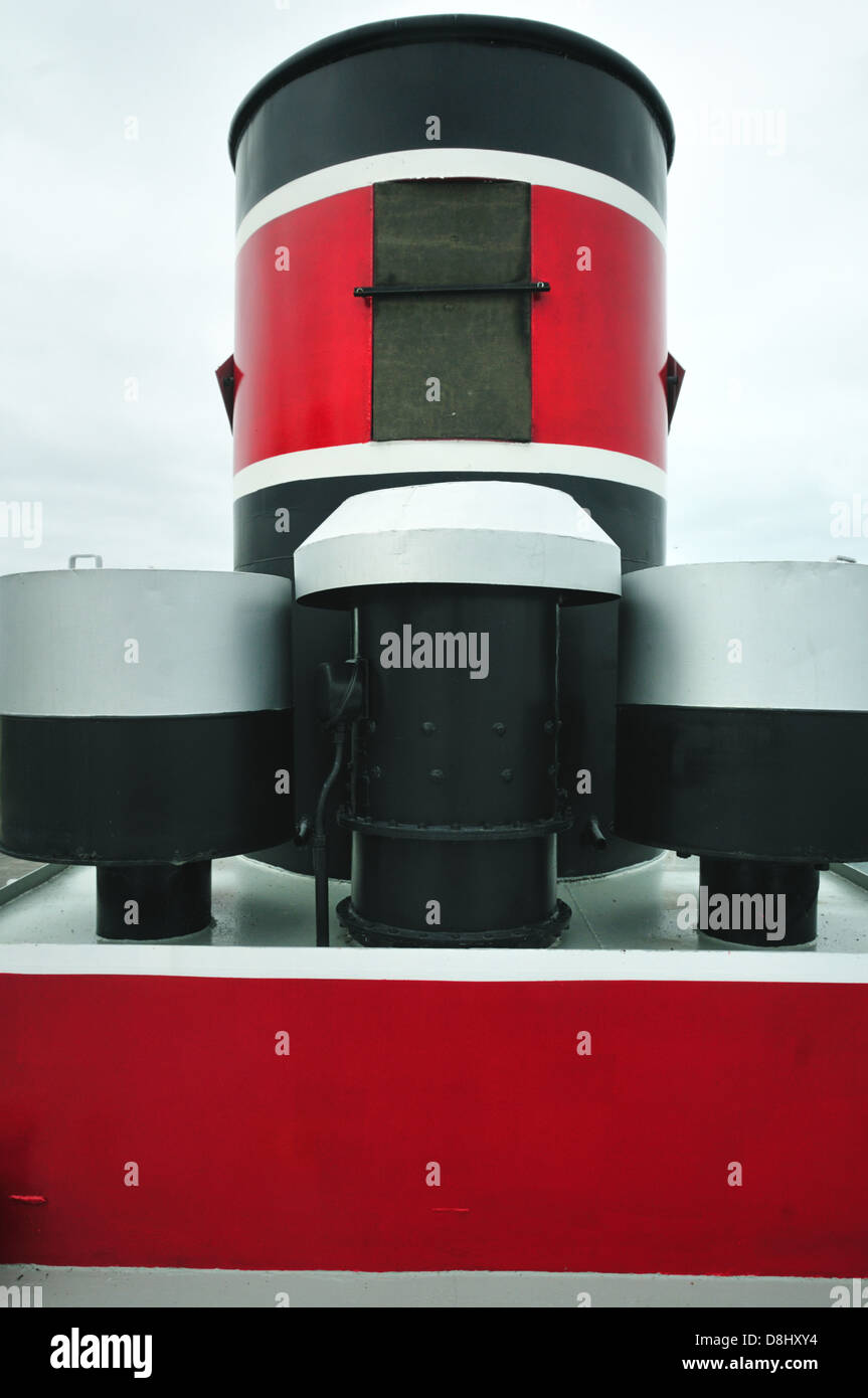 Ciminiere della tiugboat Giovanni Purves ormeggiata presso la baia di storione facility del Door County Maritime Museum Foto Stock