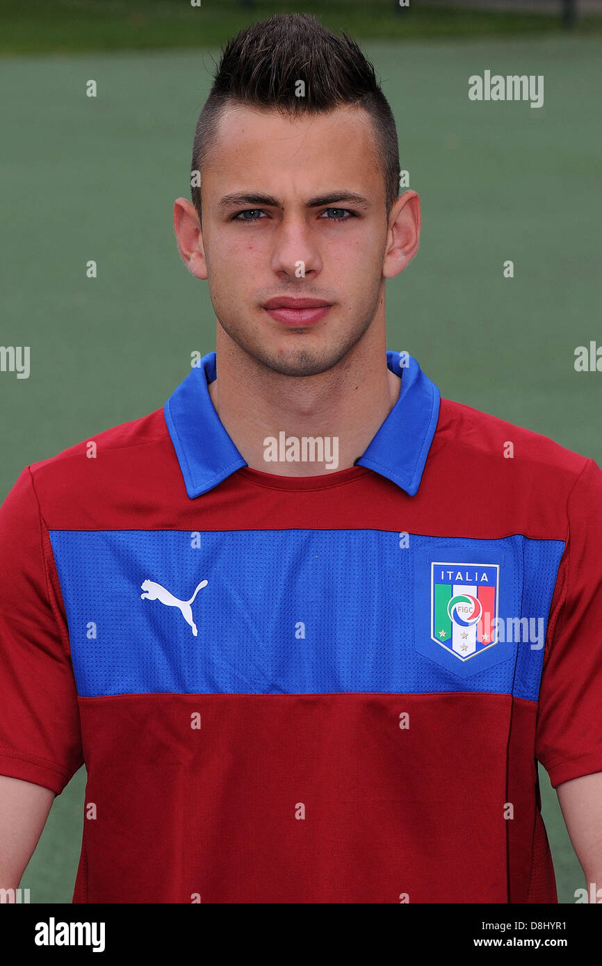 Nicola Leali (ITA), 28 maggio 2013 - Calcio : U-21 Italia team ufficiale della sessione di foto per la UEFA sotto-21 campionato (EURO) al Centro Tecnico di Milanello Milanello, Italia. (Foto di Maurizio Borsari/AFLO) Foto Stock