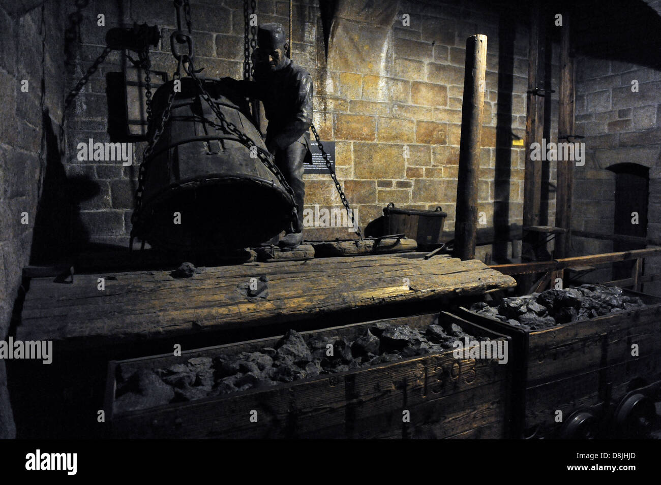 Industria mineraria. Miniera di carbone. Estrazione di carbone e di trasporto in minecart. Xix secolo. Diorama. Deutsches Museum. Monaco di Baviera. Germania. Foto Stock