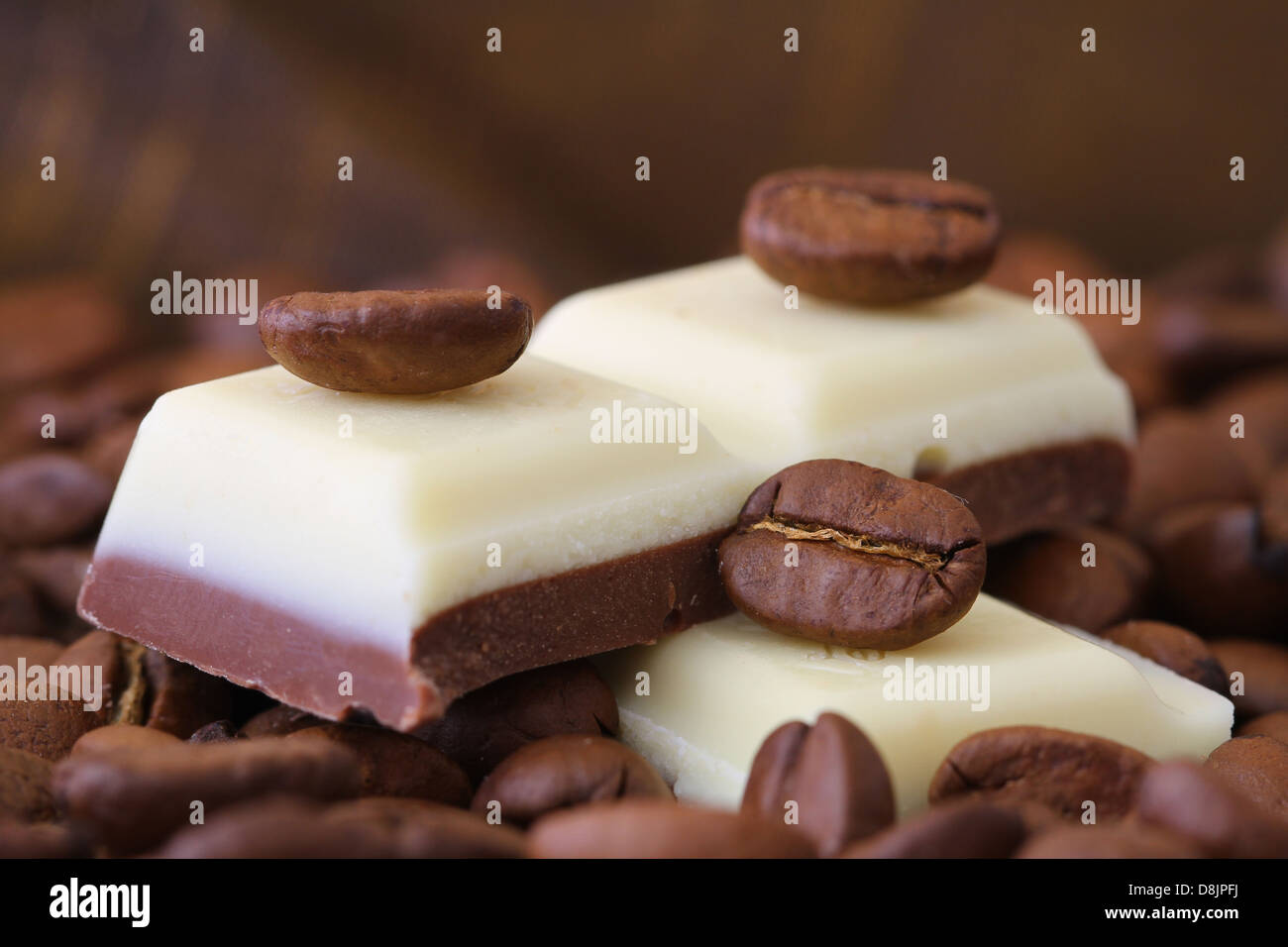 Cappuccino e Cioccolato vaniglia decorate con chicchi di caffè Foto Stock