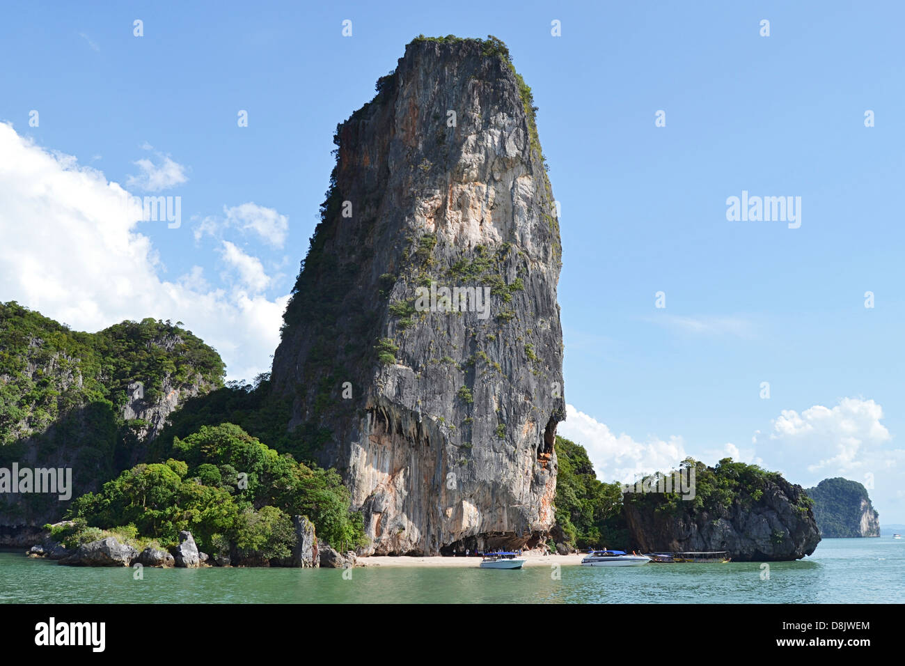 Rocce nella baia di Pang Nga, Thailandia Foto Stock