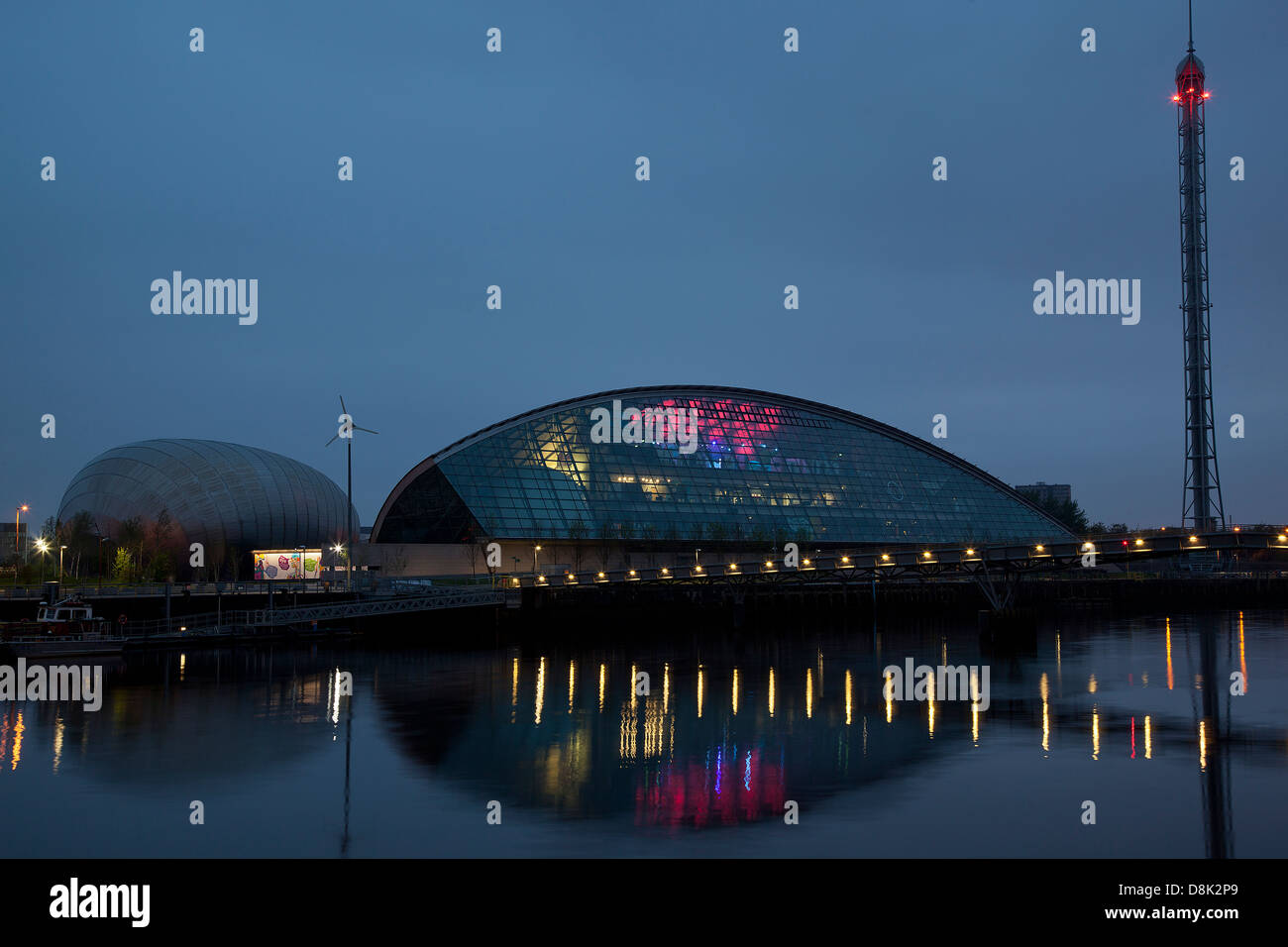 Glasgow Science Centre, IMAX, Glasgow Tower e Millenium Bridge sul fiume Clyde. Foto Stock